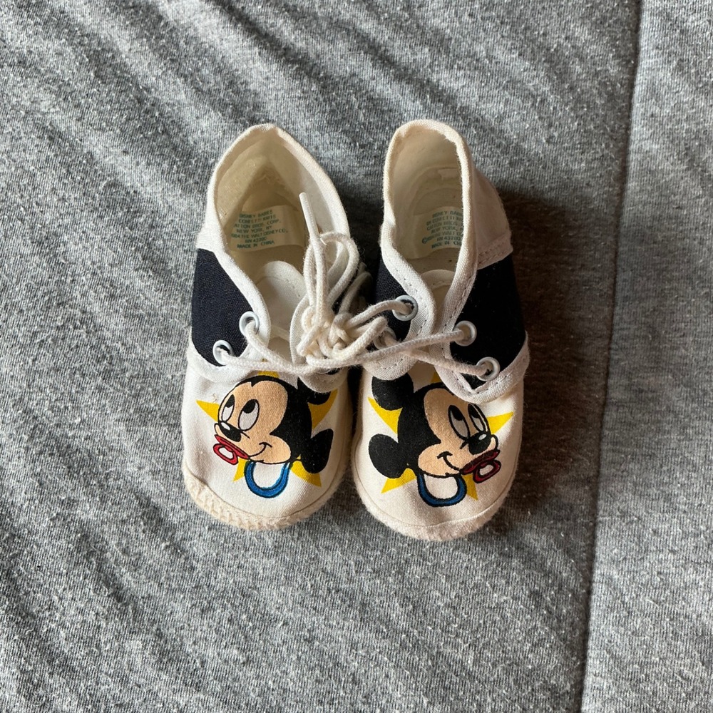 Vintage 1984 Disney Baby Mickey Mouse Crib Shoes Preemie Newborn Cute Pacifier‎